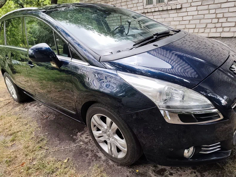 Peugeot 5008 2010 - 1