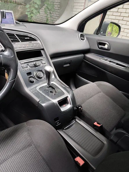 Peugeot 5008 2010 - 5