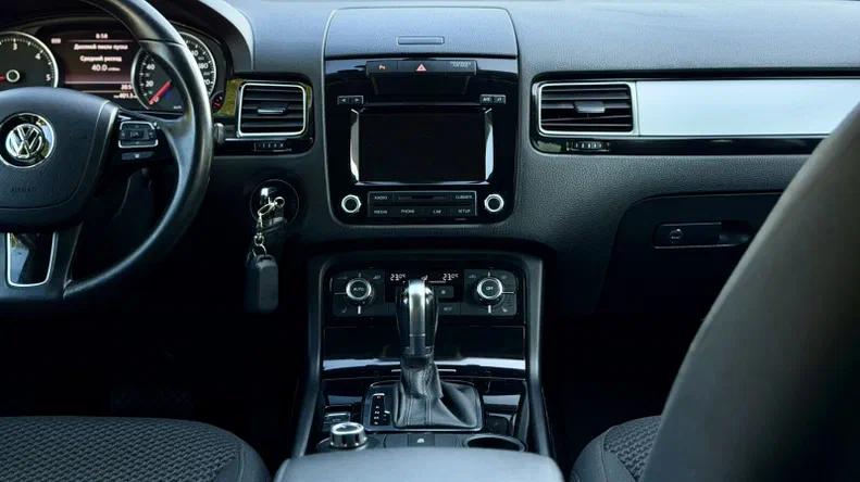 Volkswagen Touareg 2011 - 13