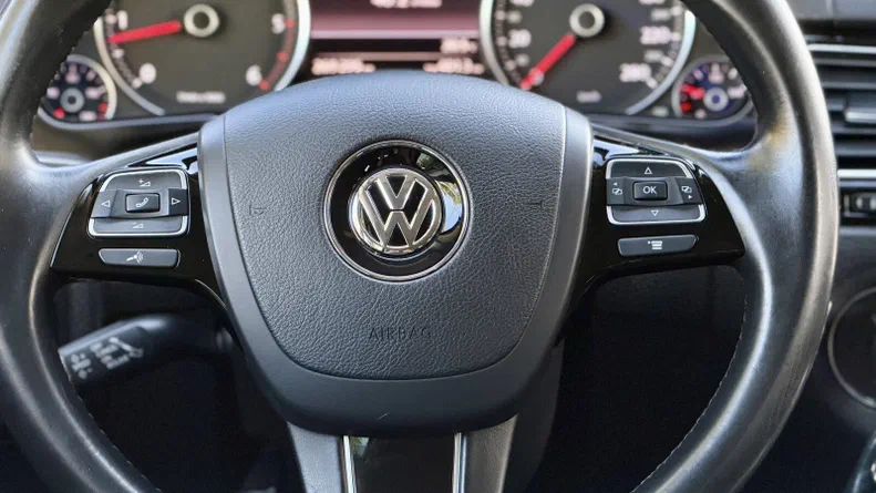 Volkswagen Touareg 2011 - 12