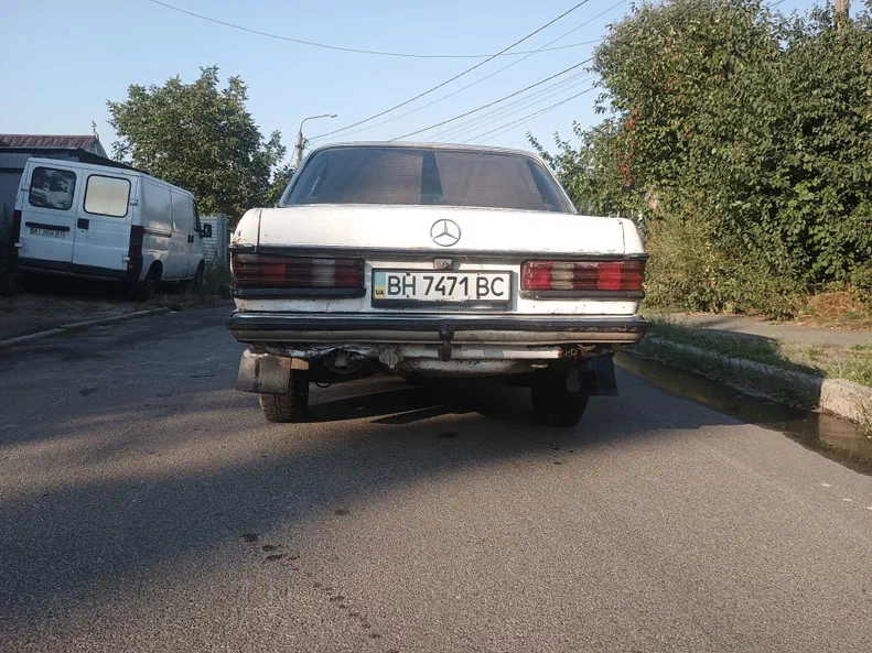 Mercedes-Benz W123 1980 - 2