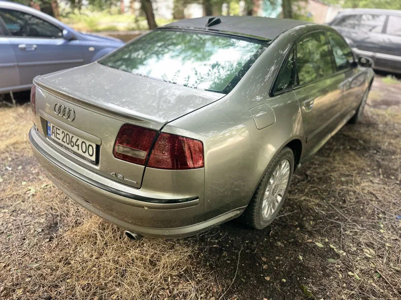 Audi A8 2004 - 4