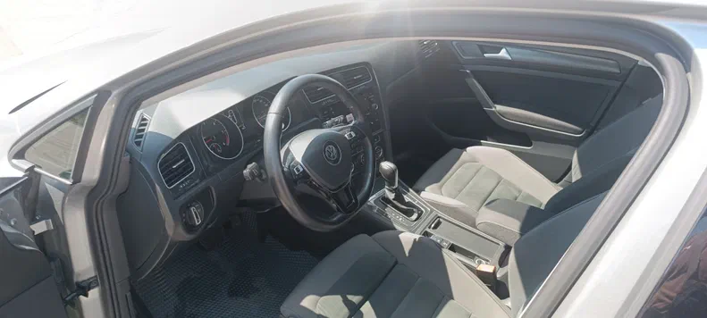 Volkswagen Golf 2019 - 9