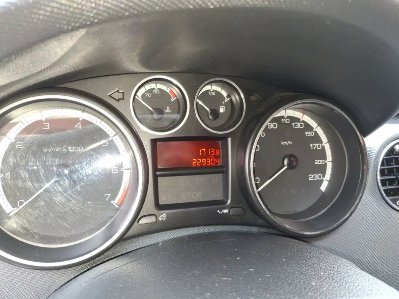 Peugeot 308 2008 - 4
