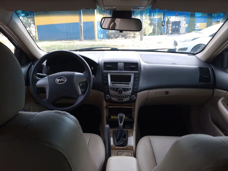BYD F6 2012 - 1