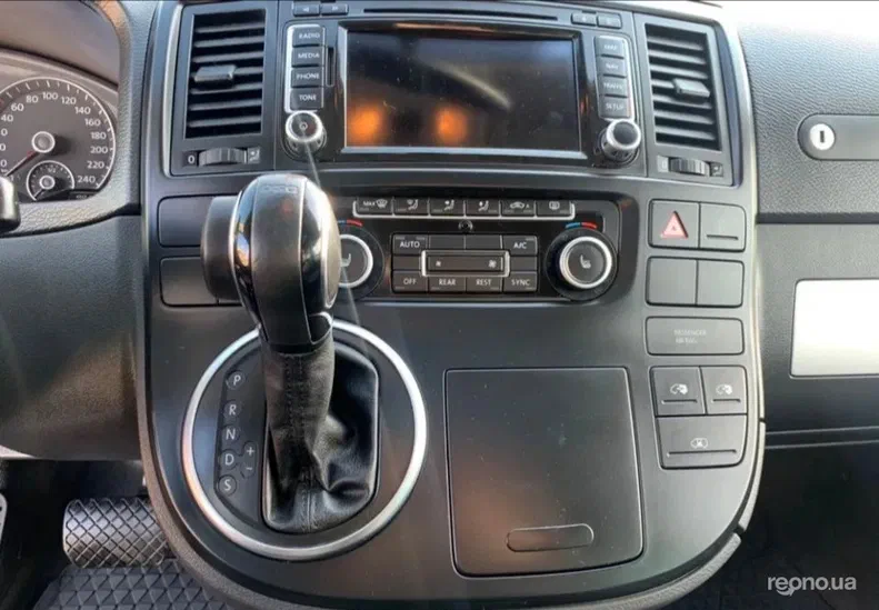 Volkswagen Multivan 2013 - 7