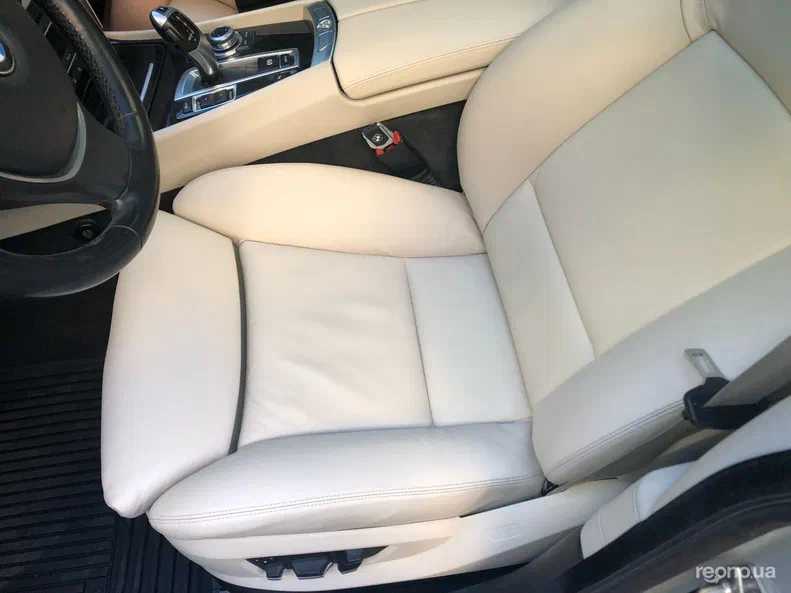 BMW 5 серія 2010 - 8