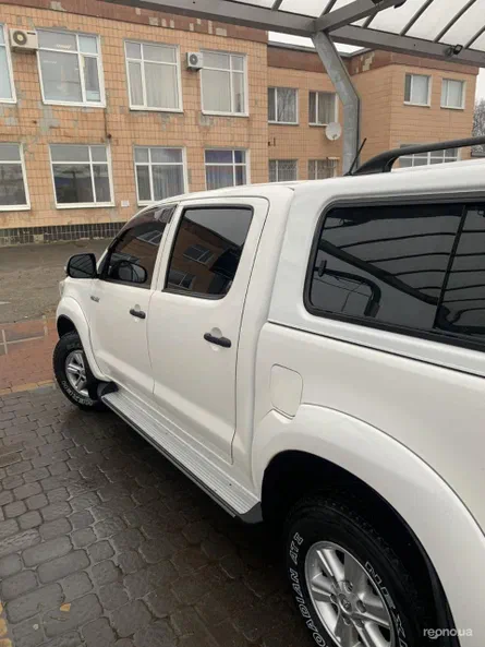 Toyota Hilux 2014 - 11