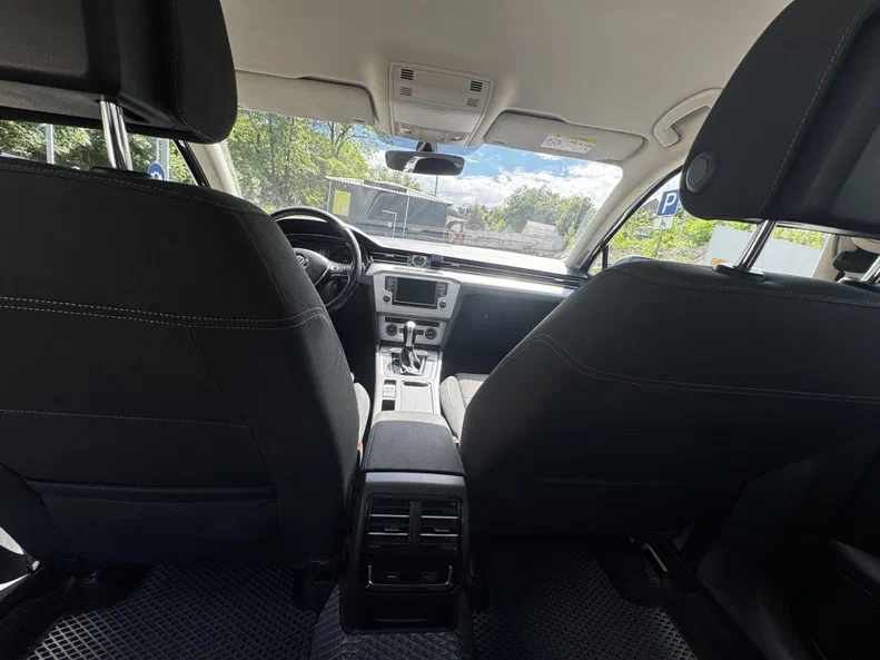 Volkswagen Passat 2015 - 18