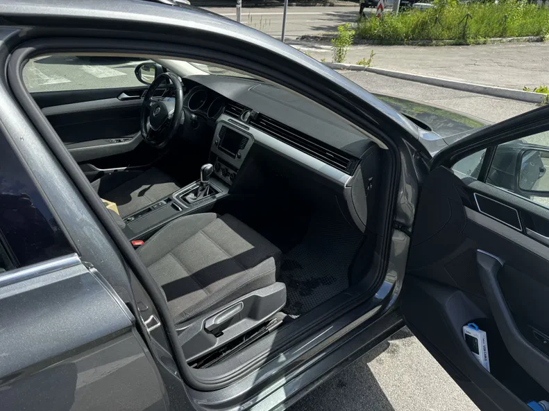 Volkswagen Passat 2015 - 13