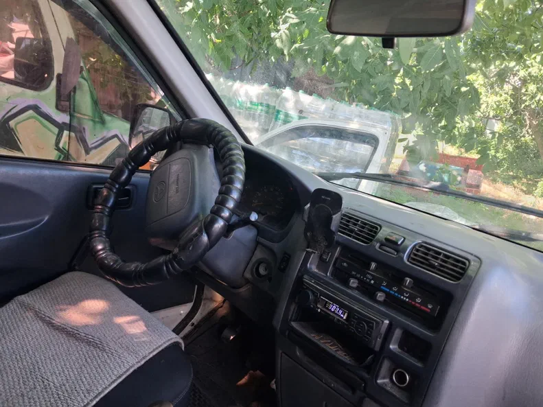 Toyota HiAce 2000 - 4