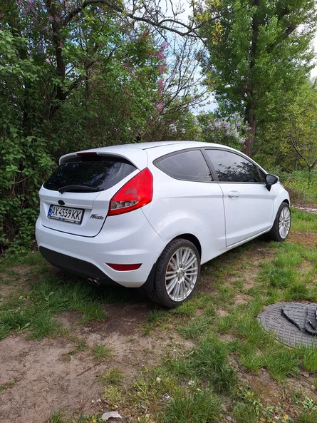 Ford Fiesta 2010 - 3