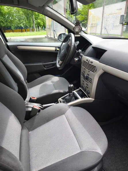 Opel Astra 2009 - 15