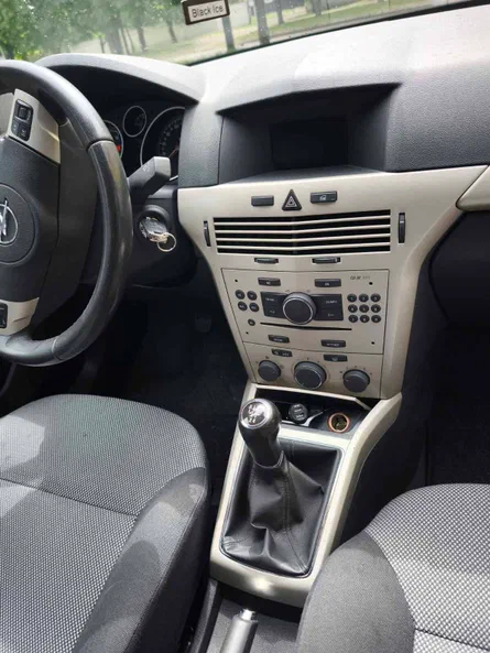 Opel Astra 2009 - 14