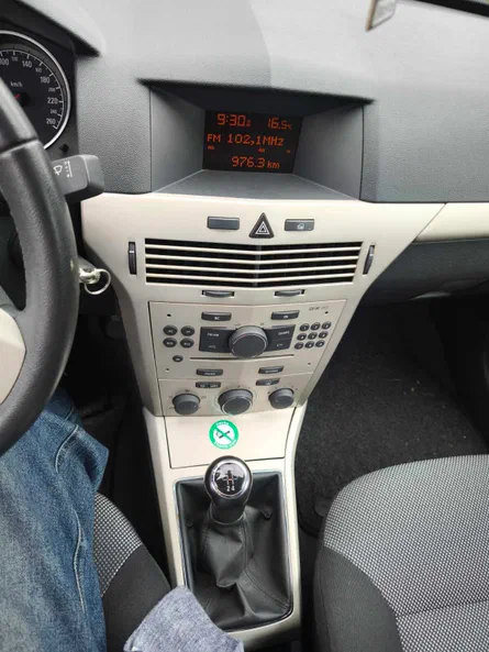 Opel Astra 2009 - 13