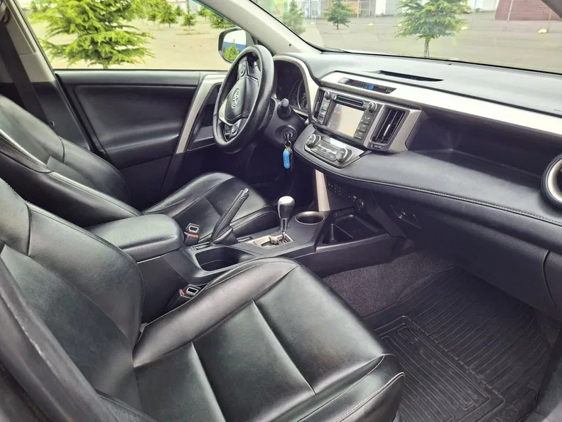 Toyota RAV4 2012 - 6