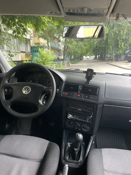 Volkswagen Golf 2000 - 3