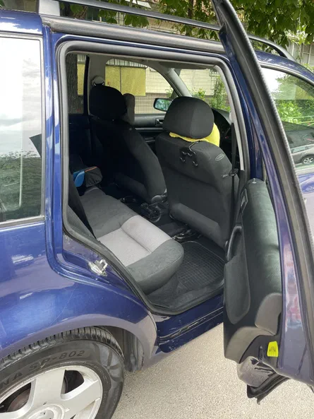 Volkswagen Golf 2000 - 5