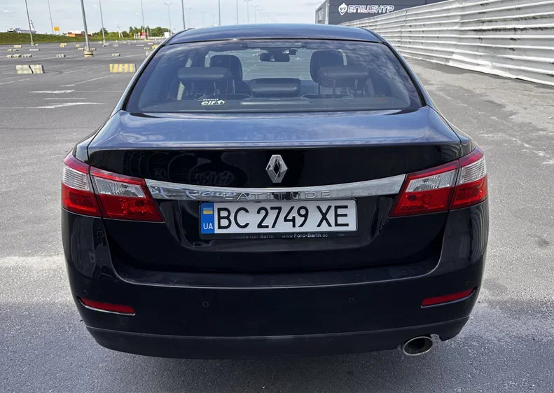 Renault Latitude 2011 - 12
