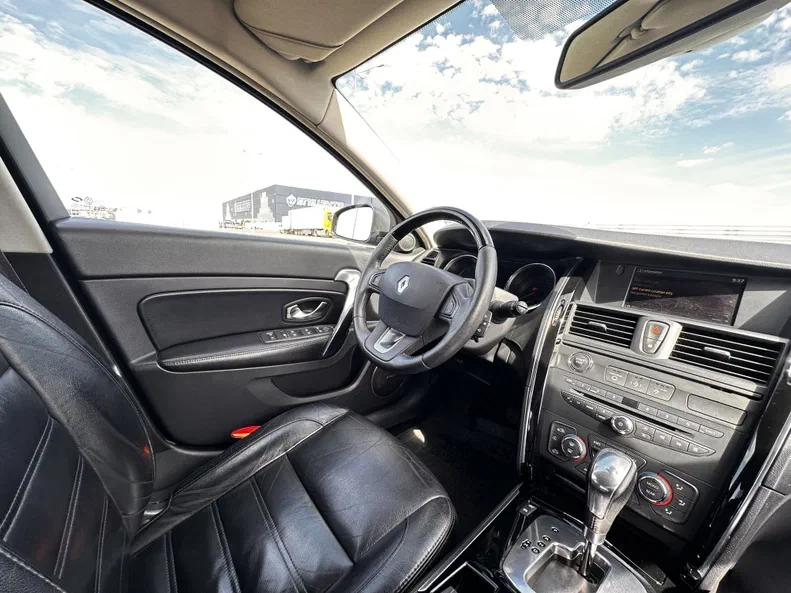 Renault Latitude 2011 - 22