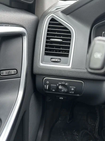 Volvo XC60 2015 - 28
