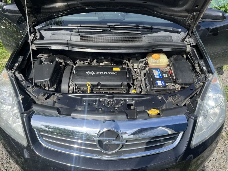 Opel Zafira 2009 - 24
