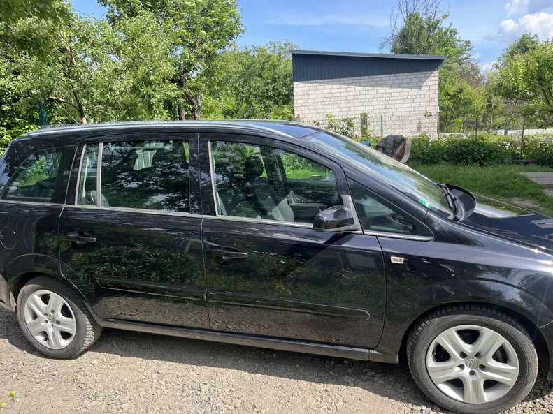 Opel Zafira 2009 - 9