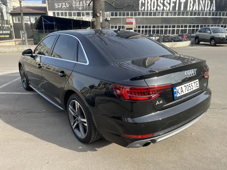 Audi A4 2018 - 1