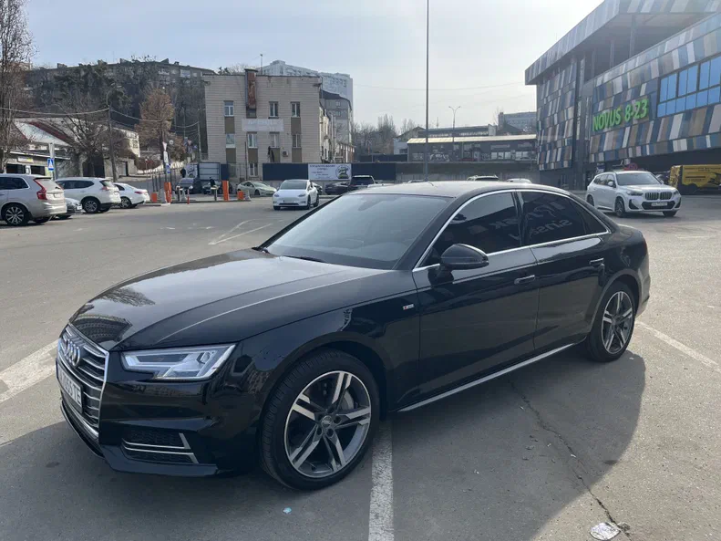 Audi A4 2018 - 0