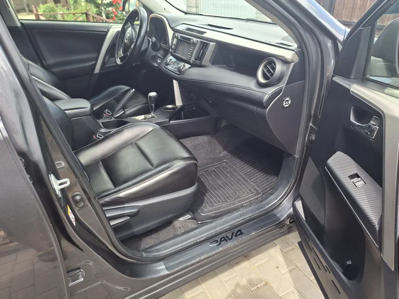 Toyota RAV4 2012 - 6
