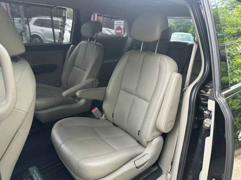 Kia Carnival 2018 - 12