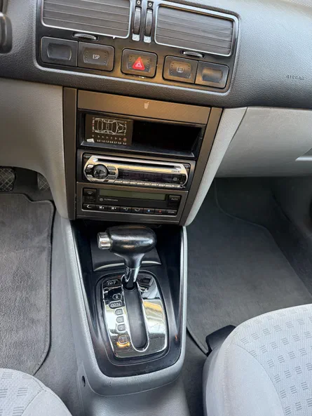 Volkswagen Bora 2000 - 3