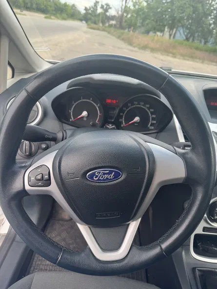 Ford Fiesta 2011 - 5