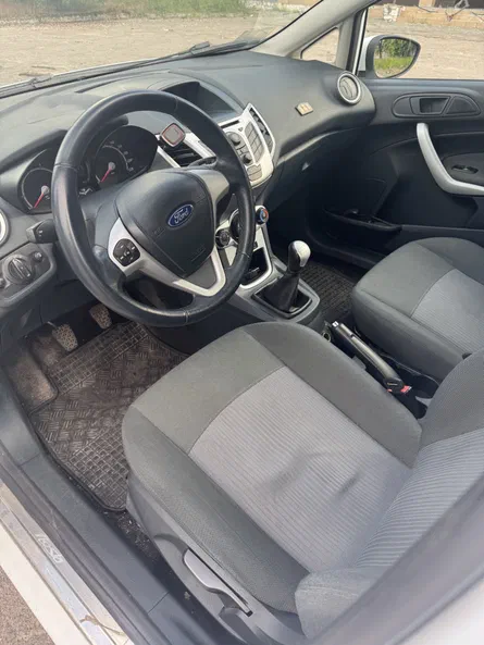 Ford Fiesta 2011 - 3