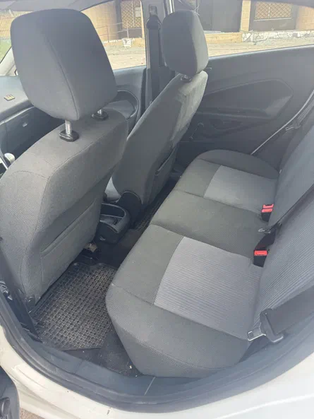 Ford Fiesta 2011 - 6
