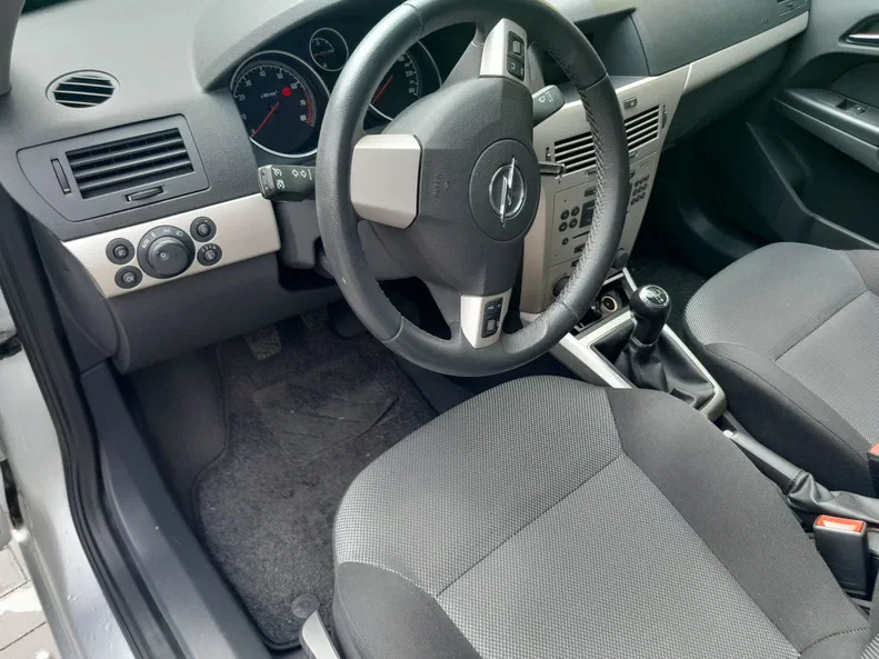 Opel Astra 2009 - 3