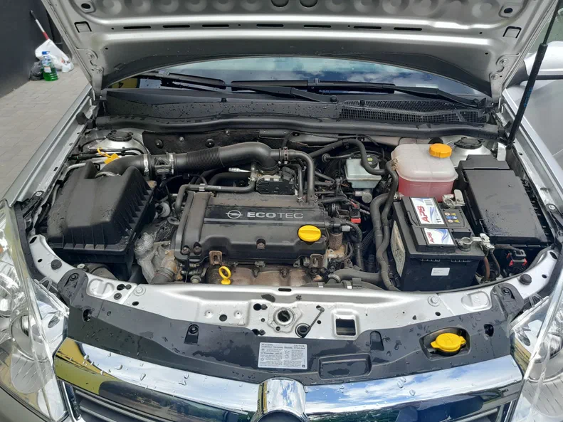 Opel Astra 2009 - 25