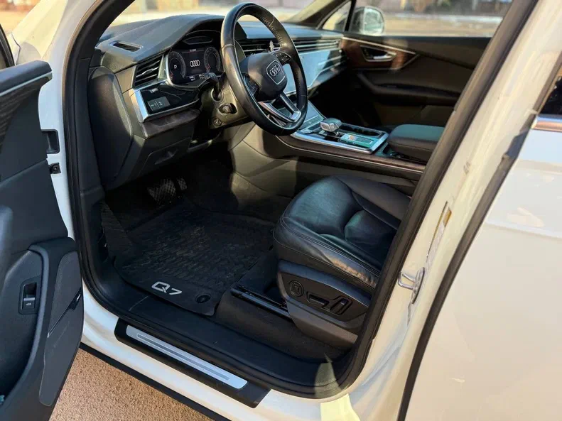 Audi Q7 2020 - 19