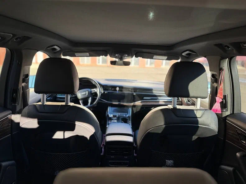 Audi Q7 2020 - 21