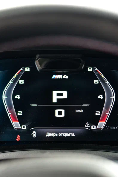 BMW M4 2022 - 11
