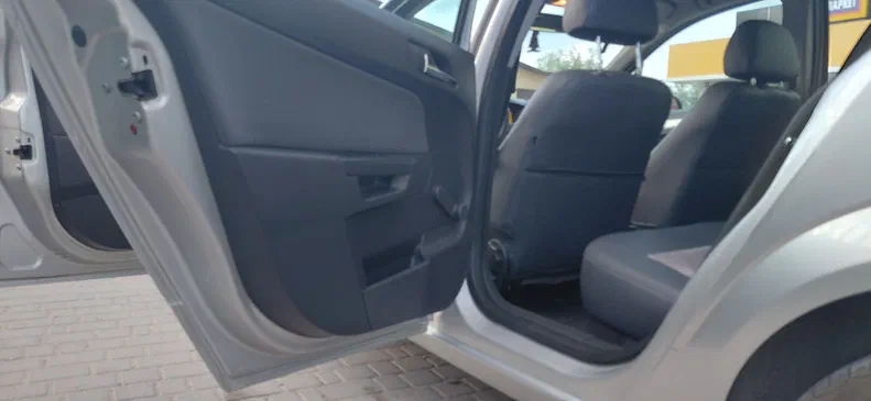 Opel Astra 2005 - 12