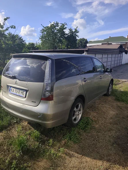 Mitsubishi Grandis 2006 - 2