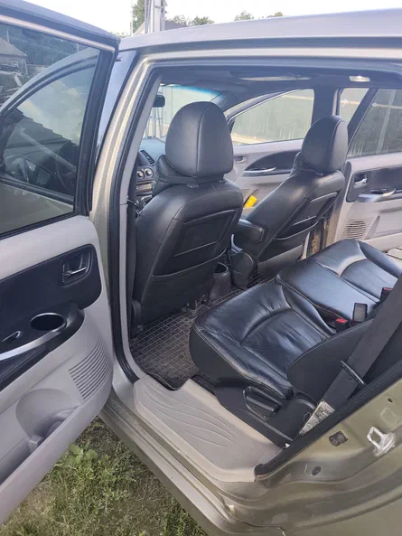 Mitsubishi Grandis 2006 - 7