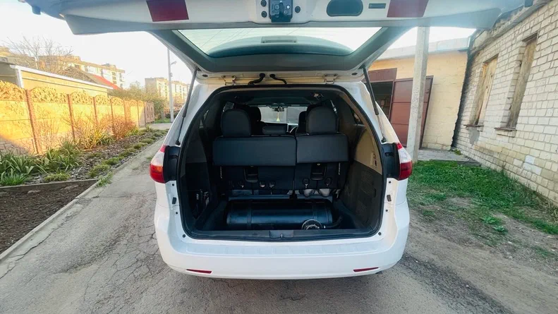 Toyota Sienna 2015 - 10