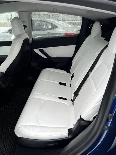 Tesla Model Y 2021 - 4
