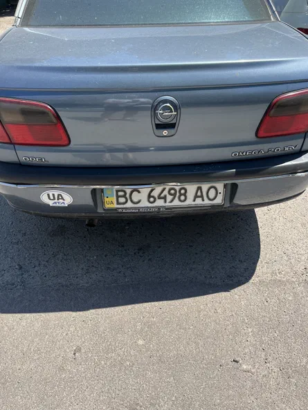 Opel Omega 1998 - 3