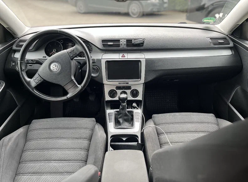 Volkswagen Passat 2009 - 5