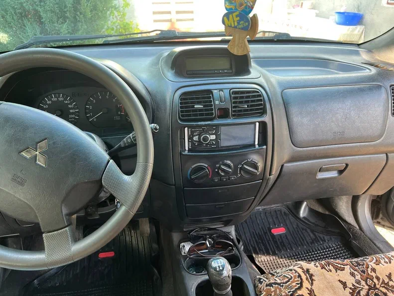 Mitsubishi Space Star 2002 - 6
