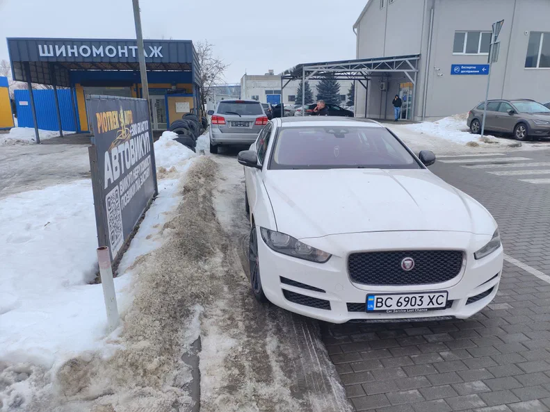 Jaguar XE 2018 - 1