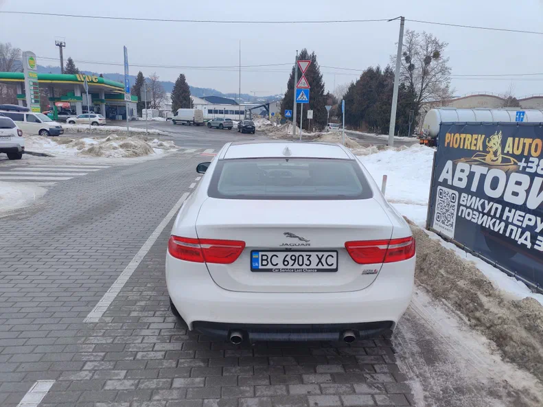 Jaguar XE 2018 - 2